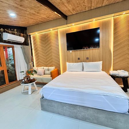 La Garden Homestay ลองซเวียน ภายนอก รูปภาพ
